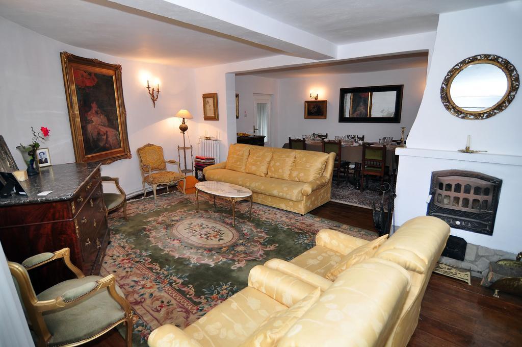 Bed & Breakfast Popamuseum Tarpesti Strada Muzeului Nr 28 Tîrpeşti Exterior foto
