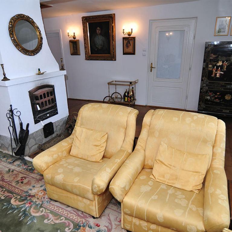 Bed & Breakfast Popamuseum Tarpesti Strada Muzeului Nr 28 Tîrpeşti Exterior foto