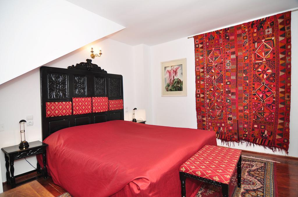 Bed & Breakfast Popamuseum Tarpesti Strada Muzeului Nr 28 Tîrpeşti Exterior foto