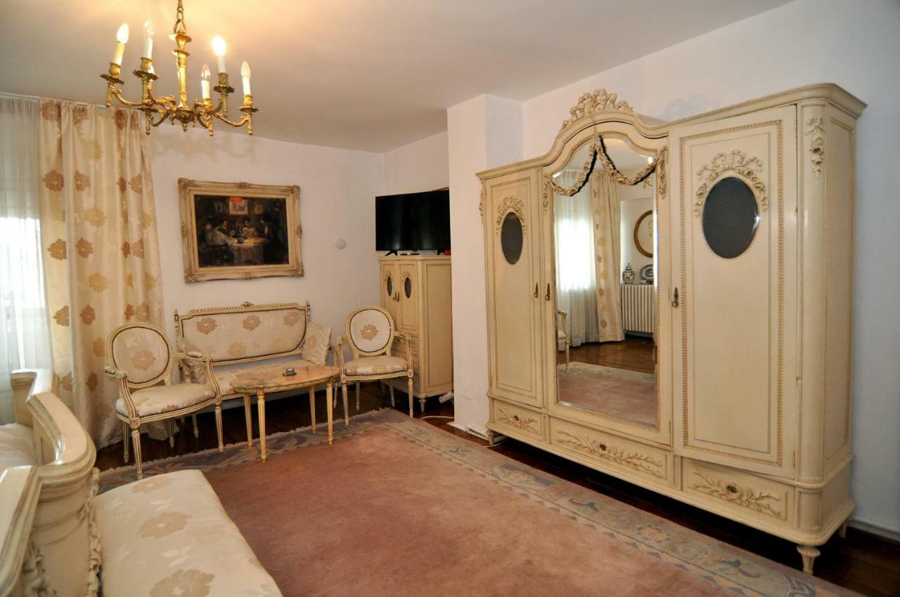 Bed & Breakfast Popamuseum Tarpesti Strada Muzeului Nr 28 Tîrpeşti Exterior foto